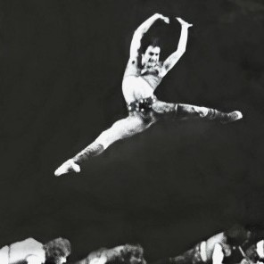 Vladimirs Lukjanovs izpilda Kurdu deju baletā “Gajanē”